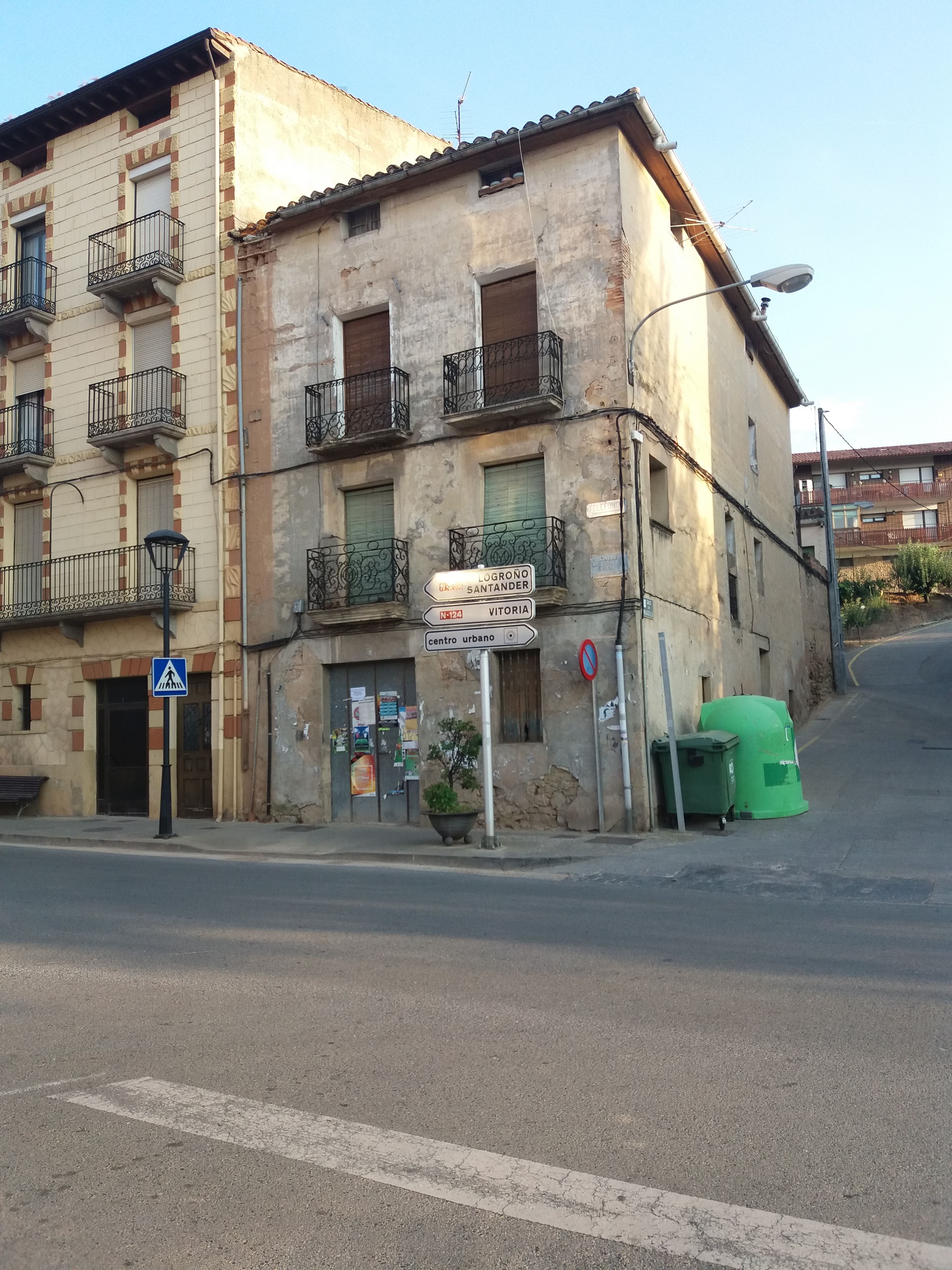 Fachada antes de la rehabilitación