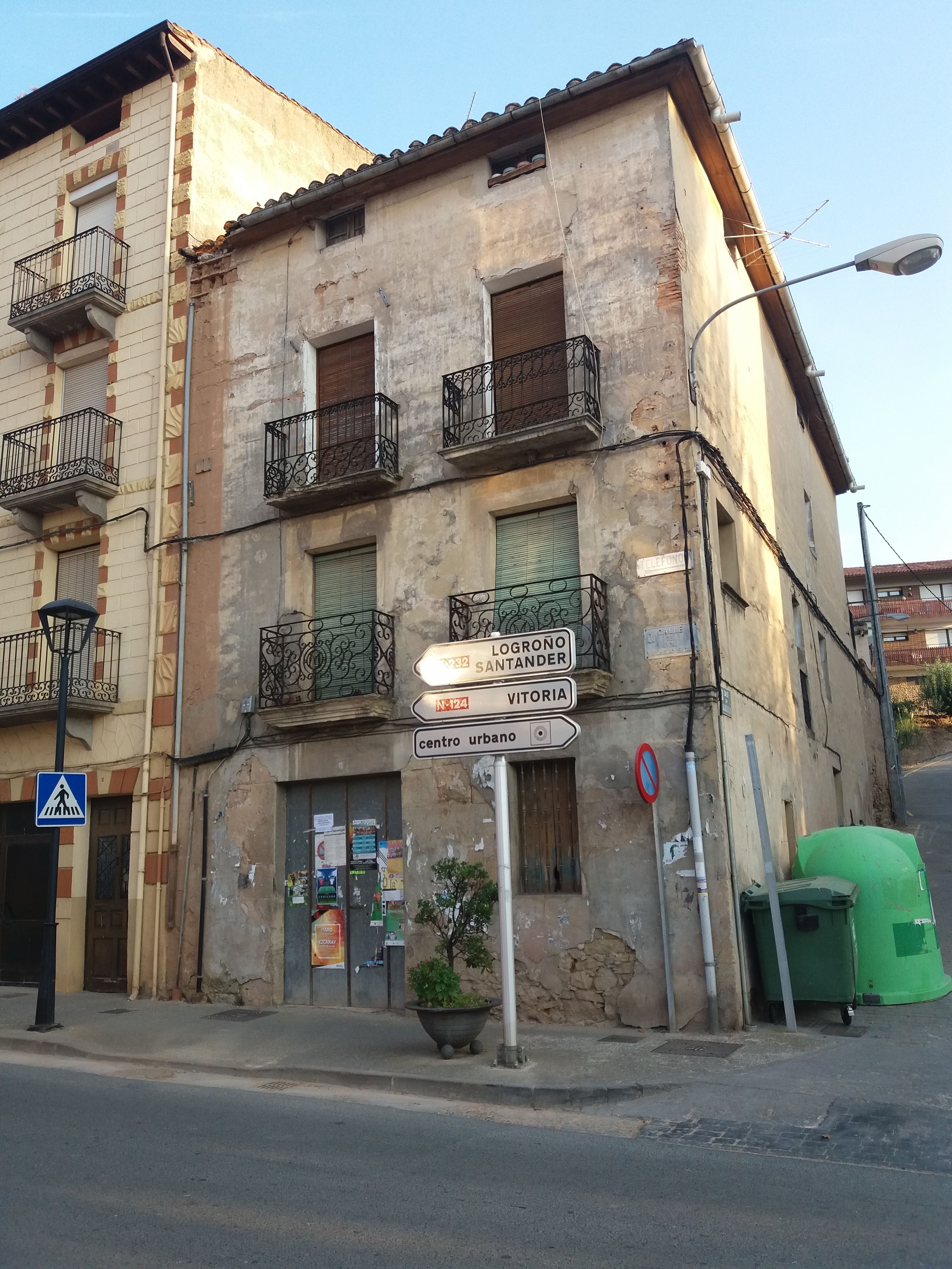 Fachada antes de la rehabilitación